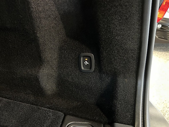 Volvo XC60 16 of 27