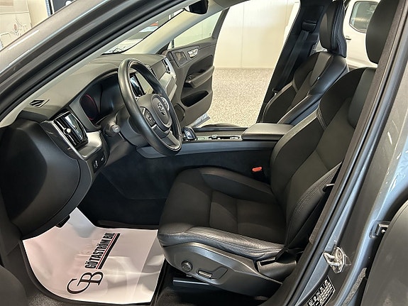 Volvo XC60 10 of 27