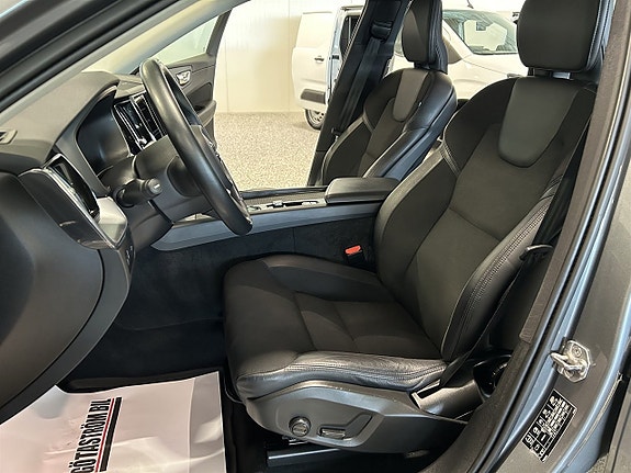 Volvo XC60 12 of 27