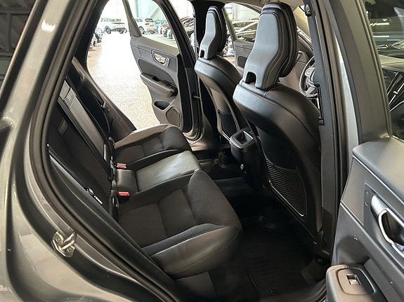 Volvo XC60 18 of 27