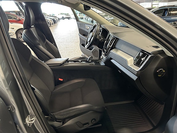 Volvo XC60 19 of 27
