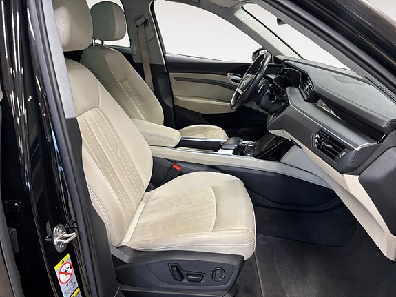 Audi e-tron Sportback 16 of 17