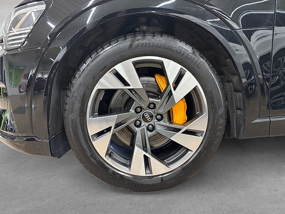 Audi e-tron Sportback 9 of 17