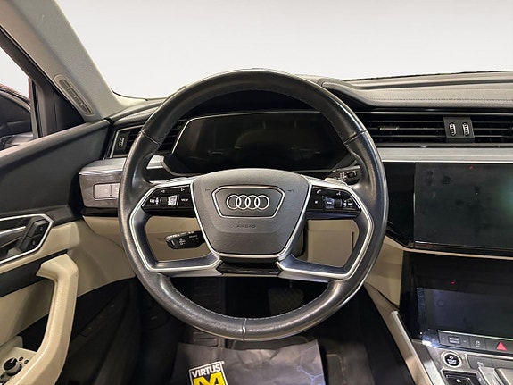 Audi e-tron Sportback 14 of 17