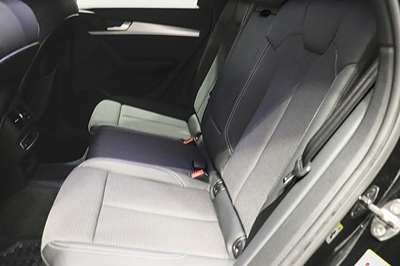 Audi Q5 9 of 12