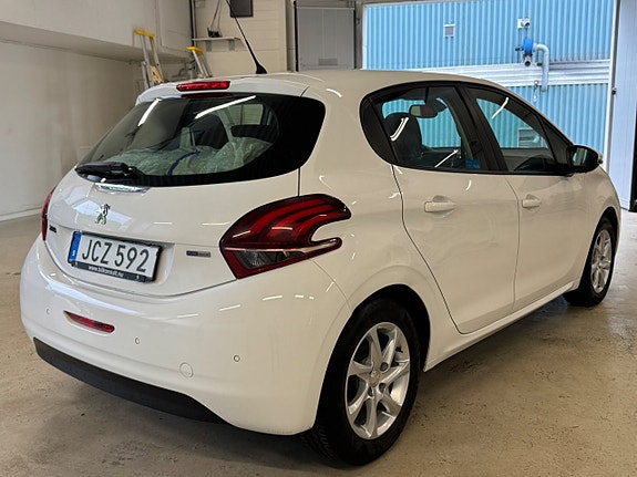 Peugeot 208 5 of 5