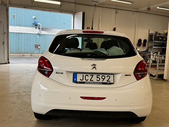 Peugeot 208 4 of 5