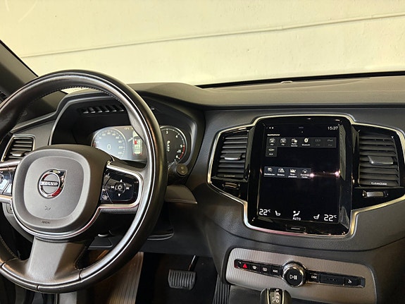 Volvo XC90 12 of 15