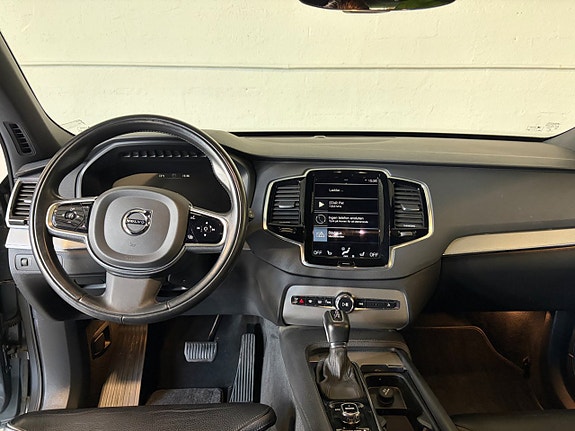 Volvo XC90 9 of 15