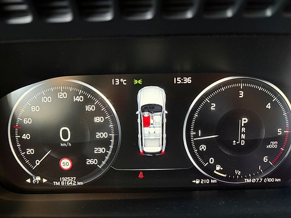 Volvo XC90 13 of 15