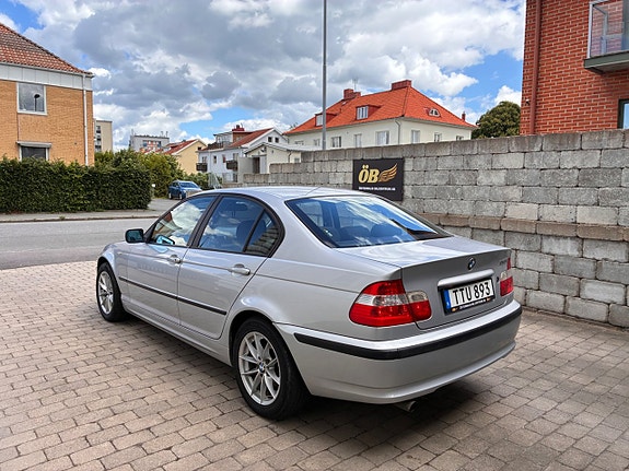 BMW 318i 7 of 23