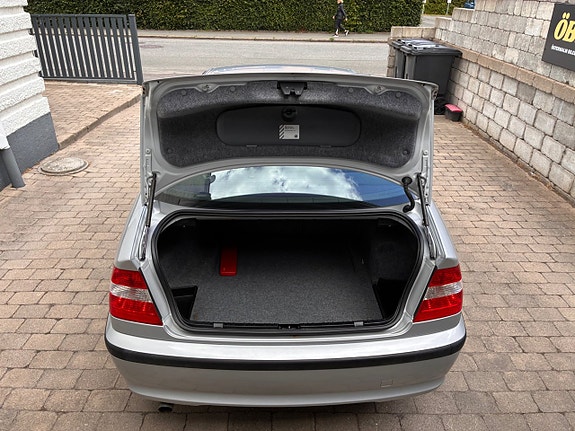 BMW 318i 11 of 23