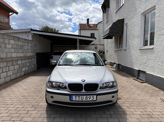 BMW 318i 5 of 5