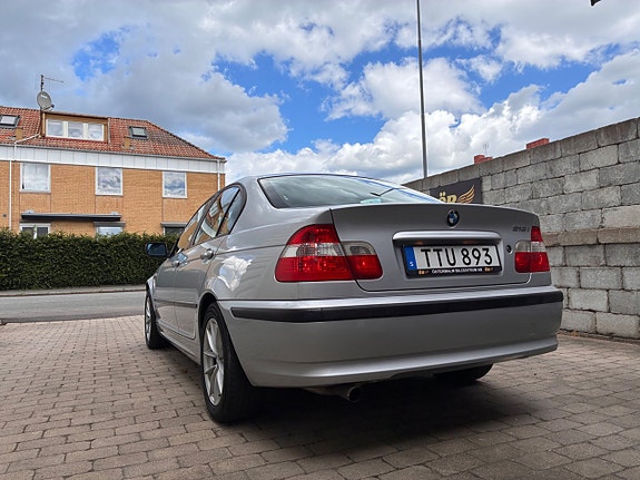 BMW 318i 10 of 23