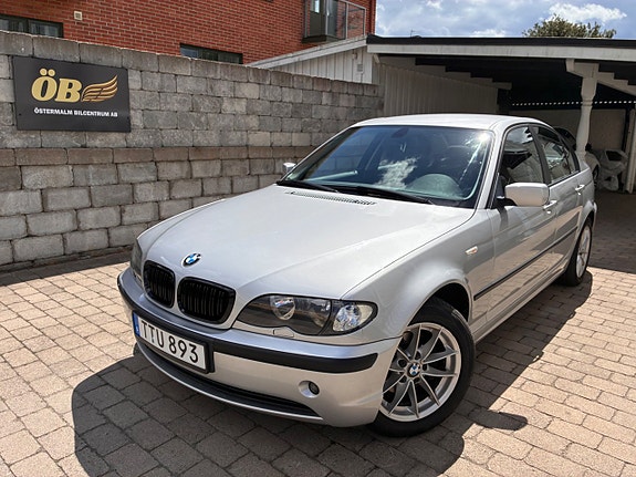 BMW 318i 2 of 5