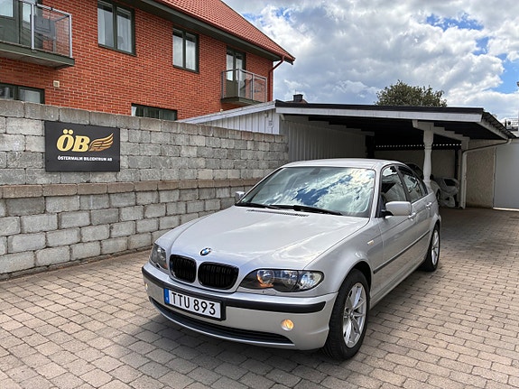 BMW 318i 6 of 23