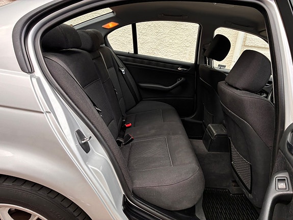 BMW 318i 19 of 23