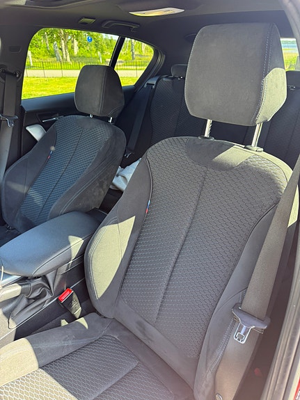 BMW M140i 4 of 5