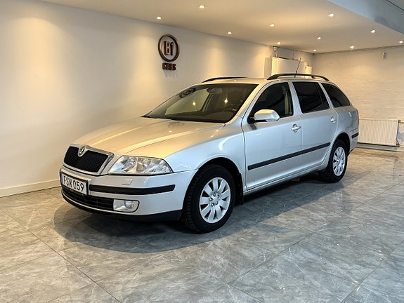 Skoda Octavia 2 of 5