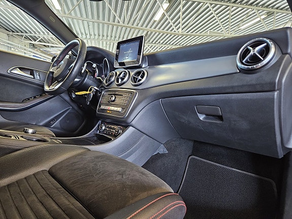 Mercedes-Benz CLA220 d 17 of 20