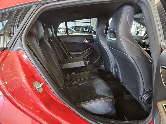 Mercedes-Benz CLA220 d 14 of 20