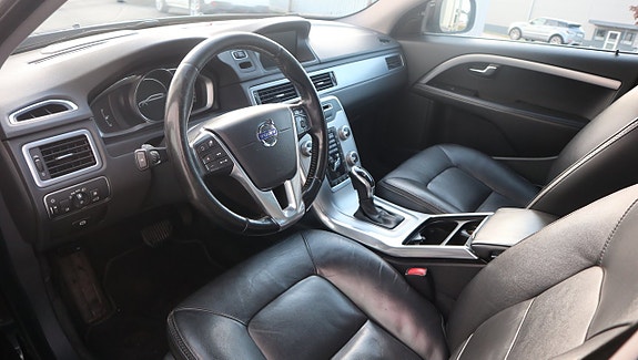 Volvo XC70 3 of 18