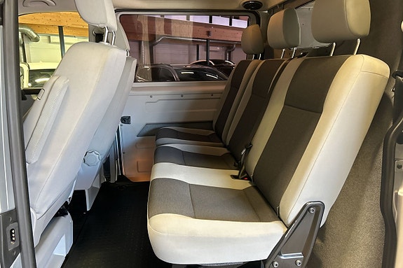 Volkswagen Transporter 8 of 11
