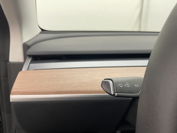 Tesla Model 3 25 of 30