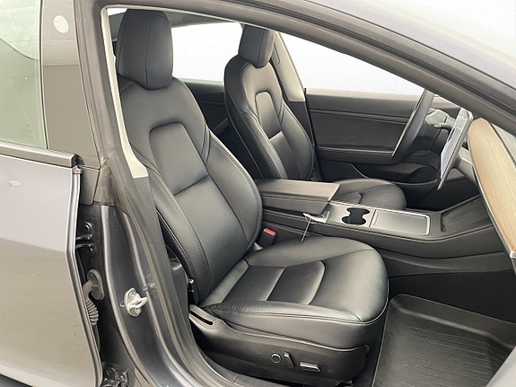 Tesla Model 3 22 of 30
