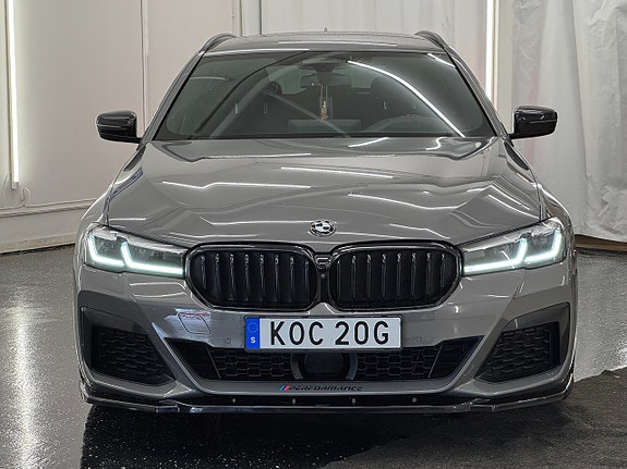 BMW 520d 2 of 5