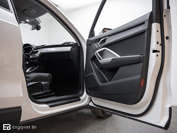 Audi Q3 26 of 30