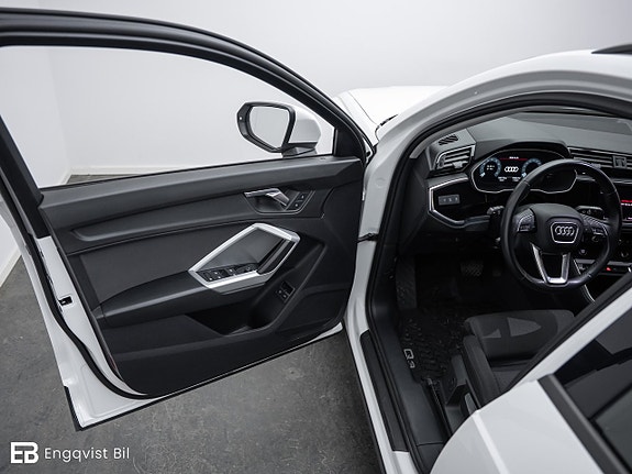 Audi Q3 14 of 30