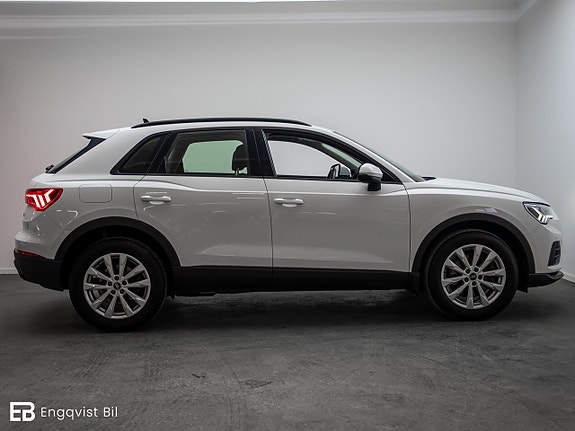 Audi Q3 8 of 30