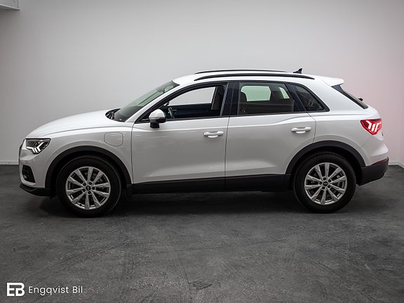 Audi Q3 3 of 5
