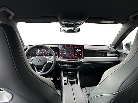 Volkswagen Passat 11 of 13
