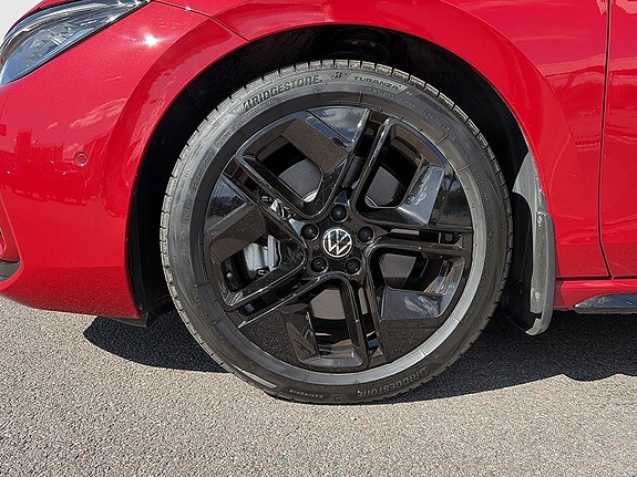 Volkswagen Passat 9 of 19