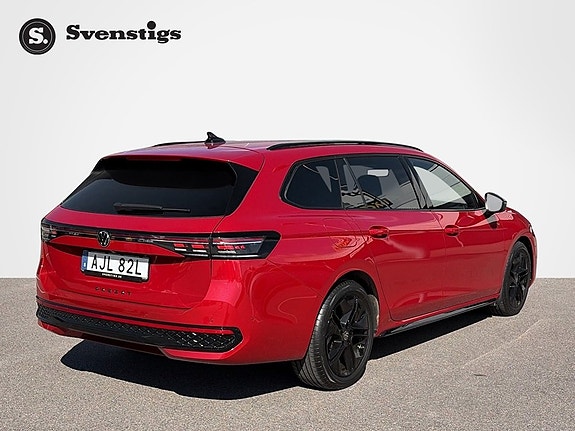 Volkswagen Passat 5 of 19