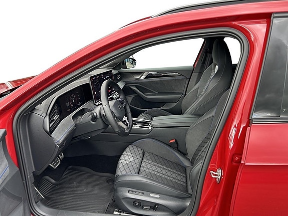Volkswagen Passat 10 of 13