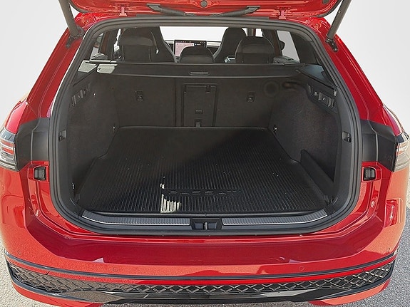 Volkswagen Passat 16 of 19