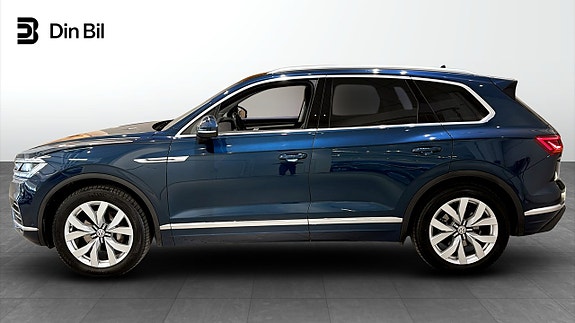 Volkswagen Touareg 2 of 5