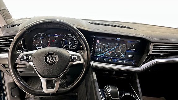 Volkswagen Touareg 10 of 15