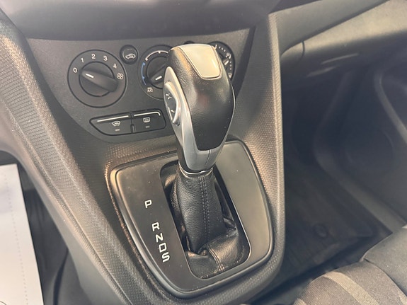 Ford Transit Connect 16 of 17