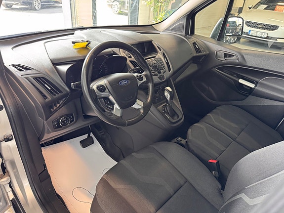 Ford Transit Connect 11 of 17