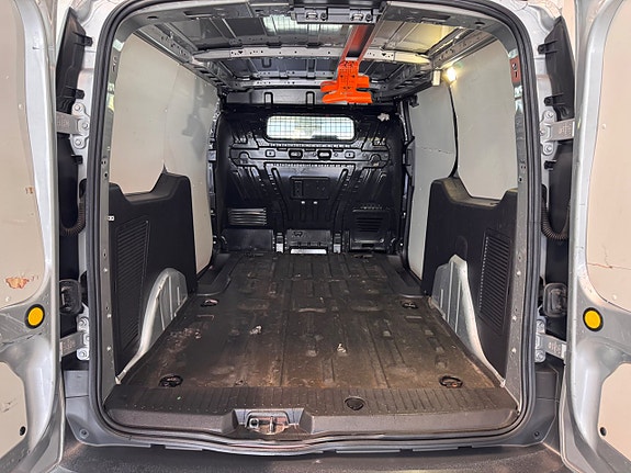Ford Transit Connect 8 of 17