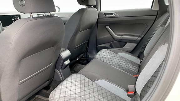 Volkswagen Taigo 11 of 14