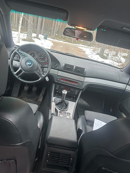 BMW 525i 3 of 3