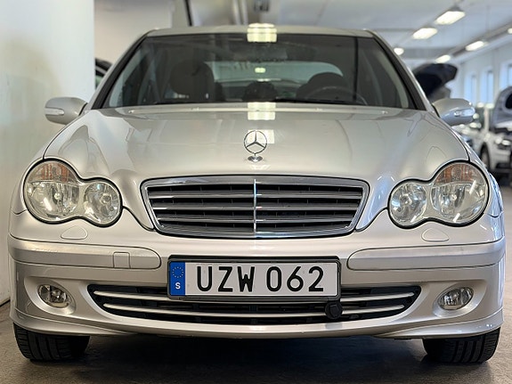 Mercedes-Benz C180 5 of 5