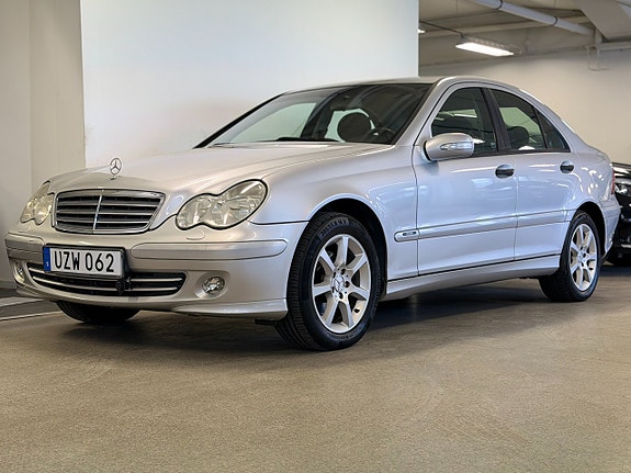 Mercedes-Benz C180 2 of 5