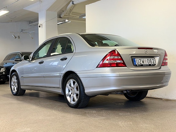 Mercedes-Benz C180 6 of 14