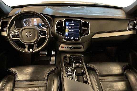 Volvo XC90 11 of 26
